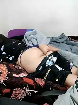 Snapshot of Angiee2001 chatting on January 2025 09:47:01 AM Angiee2001 online show from January 2025 09:47:01 AM