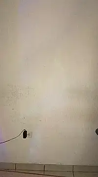 Snapshot of Angiee2001 chatting on January 2025 04:25:01 AM Angiee2001 online show from January 2025 04:25:01 AM