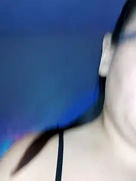 Snapshot of Angiee2001 chatting on March 2025 04:24:02 AM Angiee2001 online show from March 2025 04:24:02 AM