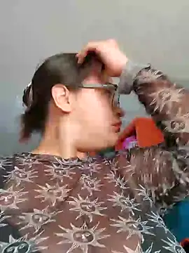 Snapshot of Angiee2001 chatting on March 2025 11:45:01 PM Angiee2001 online show from March 2025 11:45:01 PM