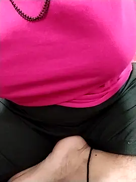 Snapshot of hottiess69 chatting on March 2026 05:13:01 AM hottiess69 online show from March 2026 05:13:01 AM