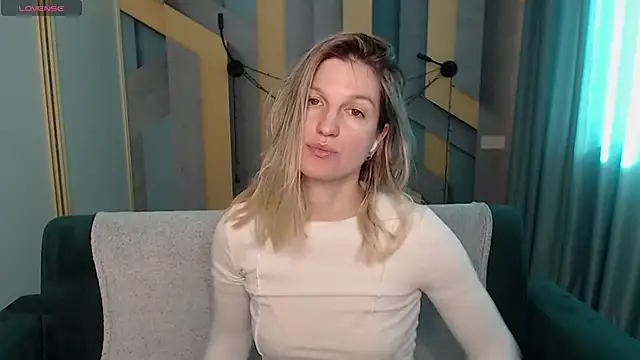 EmilyWalkeri online show from February 2026 07:56:01 AM