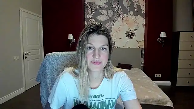 EmilyWalkeri online show from February 2026 09:09:02 PM