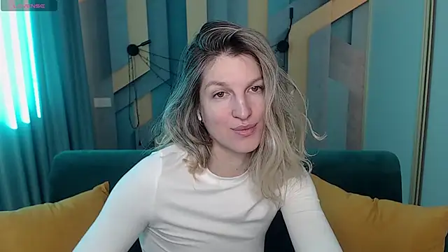 EmilyWalkeri online show from March 2026 08:09:02 AM