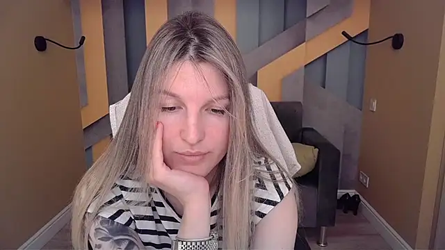EmilyWalkeri online show from June 2026 07:43:02 AM