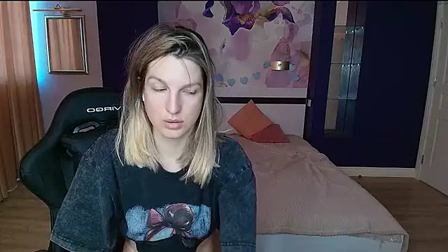 EmilyWalkeri online show from June 2026 07:58:02 AM