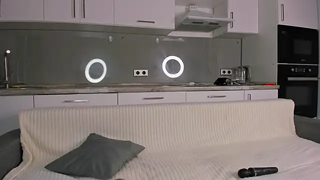 Snapshot of willow_fox chatting on September 2025 07:37:01 PM willow fox online show from September 2025 07:37:01 PM