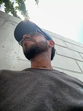 rich0431 online show from October 2025 05:10:01 PM