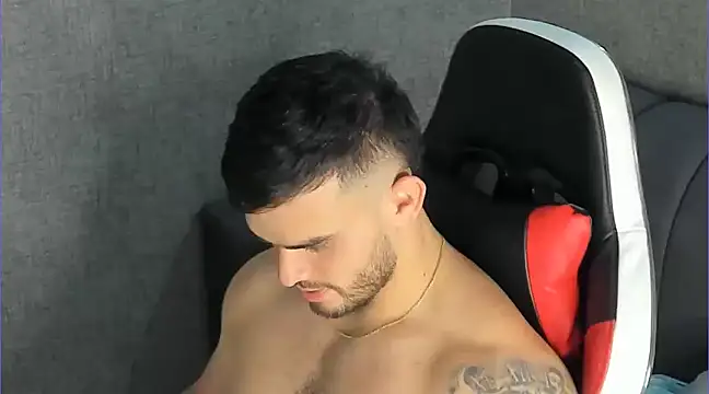 Snapshot of Ricardogo19 chatting on January 2025 03:23:02 AM Ricardogo19 online show from January 2025 03:23:02 AM