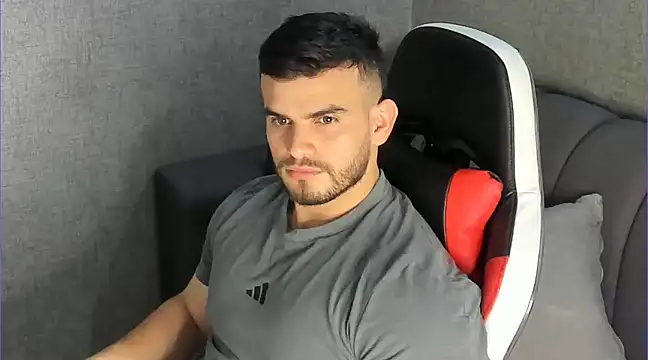 Snapshot of Ricardogo19 chatting on January 2025 11:43:01 PM Ricardogo19 online show from January 2025 11:43:01 PM