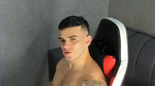 Snapshot of Ricardogo19 chatting on January 2025 03:22:02 AM Ricardogo19 online show from January 2025 03:22:02 AM