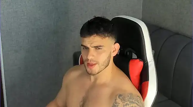 Snapshot of Ricardogo19 chatting on February 2025 07:38:02 PM Ricardogo19 online show from February 2025 07:38:02 PM