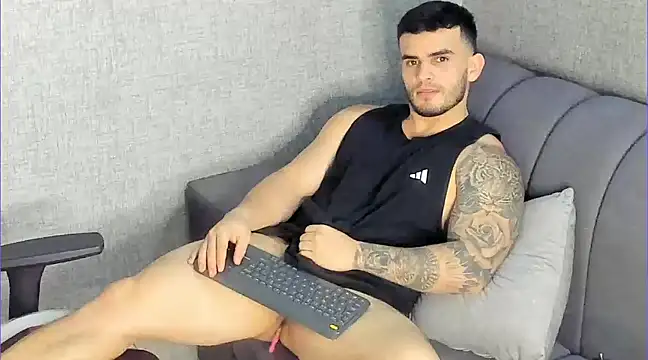 Snapshot of Ricardogo19 chatting on February 2025 12:04:02 AM Ricardogo19 online show from February 2025 12:04:02 AM