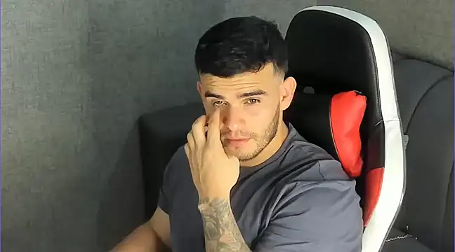 Snapshot of Ricardogo19 chatting on February 2025 03:53:01 AM Ricardogo19 online show from February 2025 03:53:01 AM