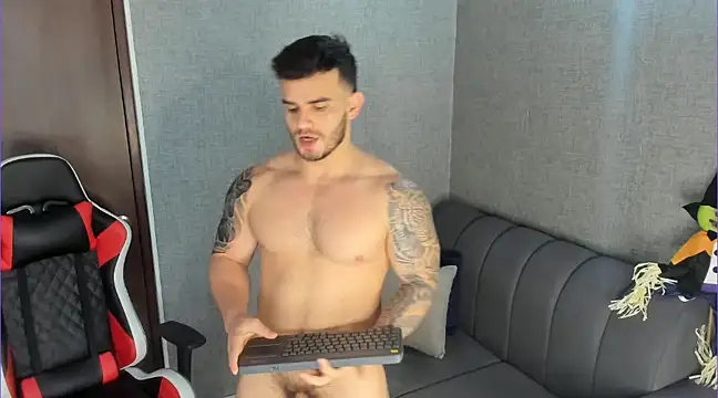 Snapshot of Ricardogo19 chatting on February 2025 04:15:01 PM Ricardogo19 online show from February 2025 04:15:01 PM