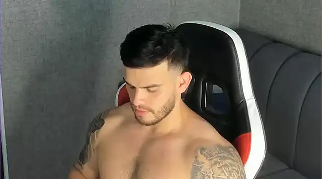 Snapshot of Ricardogo19 chatting on March 2025 10:27:02 PM Ricardogo19 online show from March 2025 10:27:02 PM