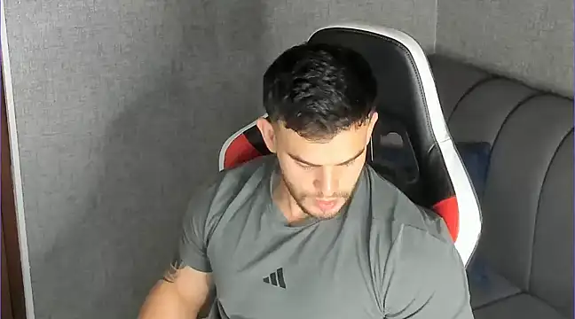 Snapshot of Ricardogo19 chatting on March 2025 07:01:02 PM Ricardogo19 online show from March 2025 07:01:02 PM