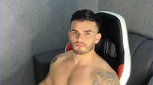 Snapshot of Ricardogo19 chatting on March 2025 06:05:02 AM Ricardogo19 online show from March 2025 06:05:02 AM