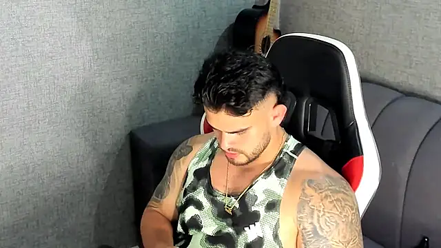 Snapshot of Ricardogo19 chatting on October 2025 09:45:01 PM Ricardogo19 online show from October 2025 09:45:01 PM