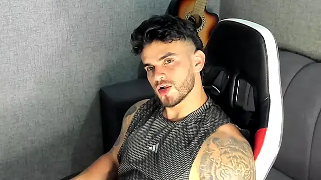 Snapshot of Ricardogo19 chatting on October 2025 01:42:02 AM Ricardogo19 online show from October 2025 01:42:02 AM