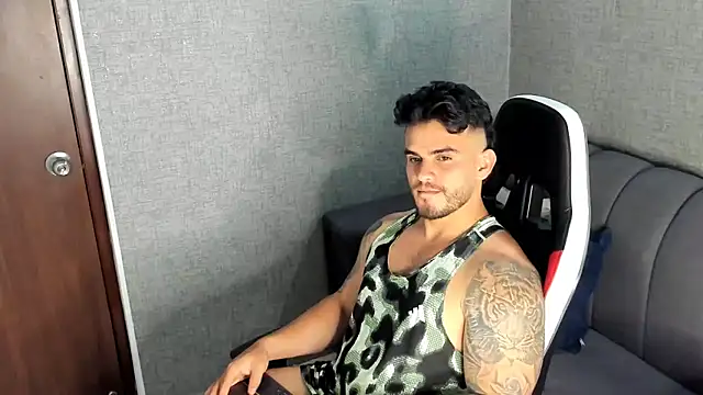 Snapshot of Ricardogo19 chatting on October 2025 02:36:02 AM Ricardogo19 online show from October 2025 02:36:02 AM