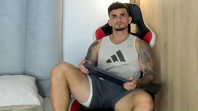 Ricardogo19 online show from June 2026 10:56:02 PM