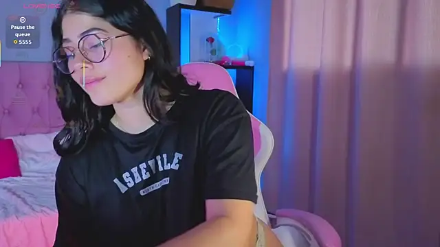 LoaLuxury online show from October 2025 07:21:01 PM