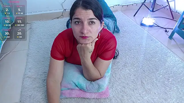 Emelyross  online show from June 2026 08:31:02 PM