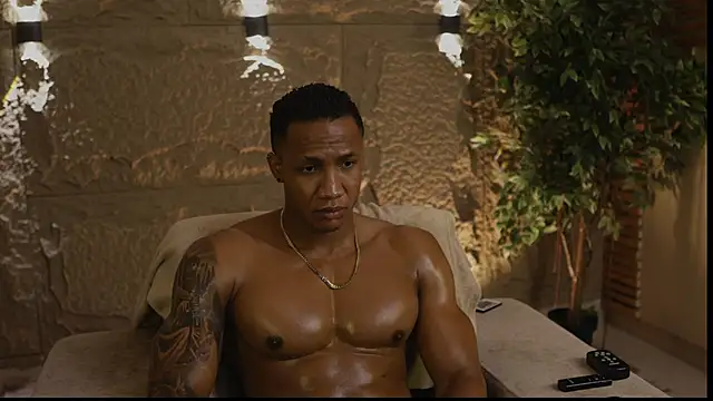 Logan Varela online show from October 2025 01:39:02 PM