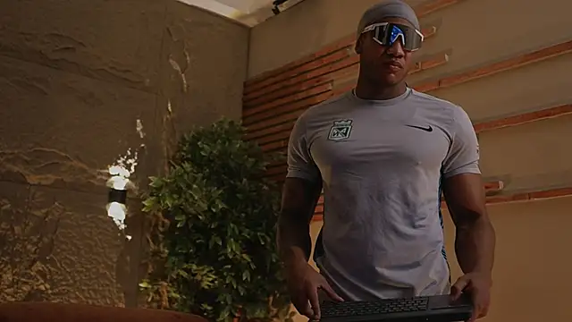 Logan Varela online show from October 2025 12:39:02 PM