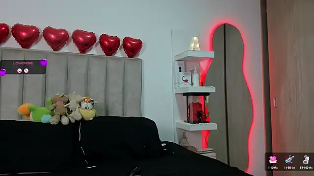 Snapshot of Queen_Antonella_Oficial chatting on February 2025 02:24:01 PM Queen Antonella Oficial online show from February 2025 02:24:01 PM