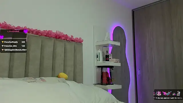 Snapshot of Queen_Antonella_Oficial chatting on February 2025 06:09:02 PM Queen Antonella Oficial online show from February 2025 06:09:02 PM