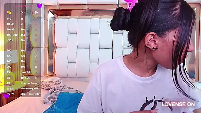 yourcuteneighbourr online show from March 2025 09:29:01 AM