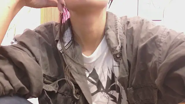 yourcuteneighbourr online show from May 2026 03:01:02 AM