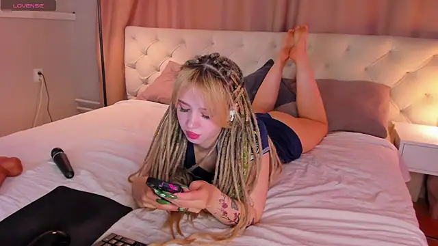 Valerie Woods online show from June 2026 01:09:01 AM