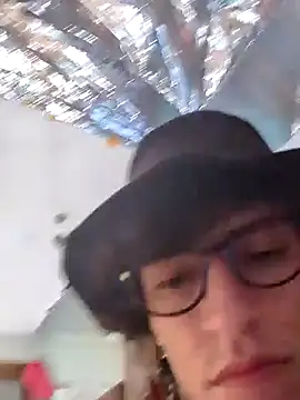 gurlnips online show from December 2024 02:10:01 PM