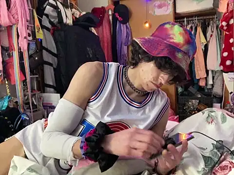 gurlnips online show from February 2025 05:07:02 AM