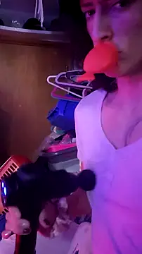 gurlnips online show from October 2025 07:36:02 PM