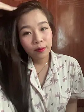 Snapshot of Bae1103 chatting on February 2026 07:51:01 AM Bae1103 online show from February 2026 07:51:01 AM