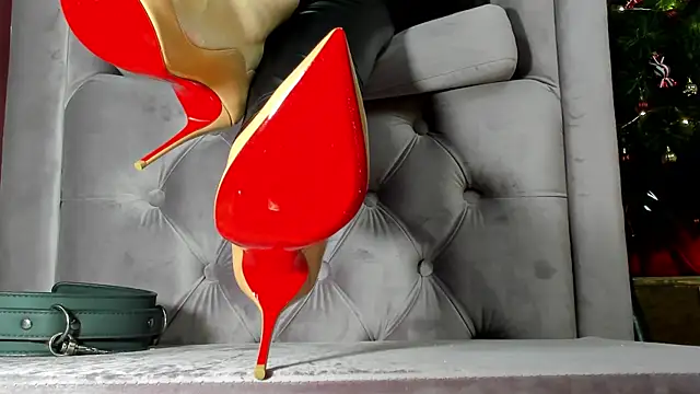 LillaGoddess online show from December 2024 12:35:01 PM