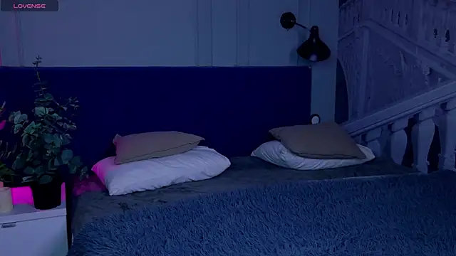 Liv Fay online show from December 2024 01:33:01 PM