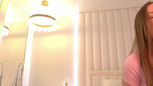 LexiMouss online show from January 2025 10:43:01 PM