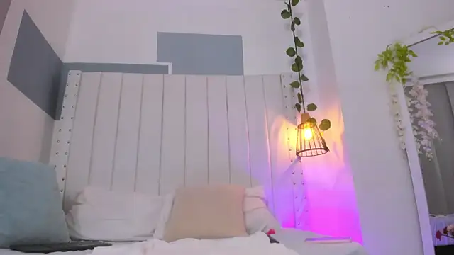 Snapshot of hannah_gray chatting on November 2025 11:14:01 AM hannah gray online show from November 2025 11:14:01 AM