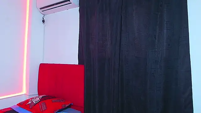 Snapshot of dominic_smith_ chatting on November 2025 08:55:01 PM dominic smith online show from November 2025 08:55:01 PM