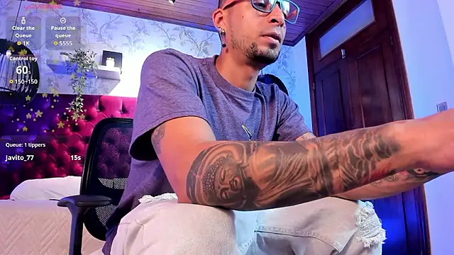 Snapshot of DrakeNeumann chatting on February 2026 03:44:02 AM DrakeNeumann online show from February 2026 03:44:02 AM