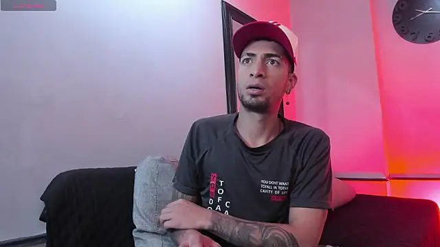 Snapshot of DrakeNeumann chatting on February 2026 03:47:02 AM DrakeNeumann online show from February 2026 03:47:02 AM