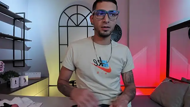 Snapshot of DrakeNeumann chatting on March 2026 03:23:01 AM DrakeNeumann online show from March 2026 03:23:01 AM