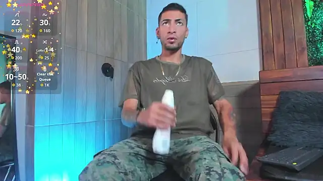 Snapshot of DrakeNeumann chatting on March 2026 03:33:01 AM DrakeNeumann online show from March 2026 03:33:01 AM