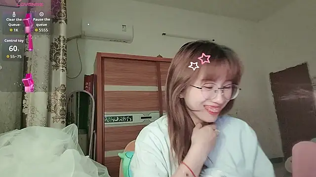 Lili 666 online show from May 2026 04:47:02 PM