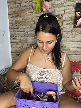 Snapshot of saray_gomez22 chatting on January 2025 04:54:01 AM saray gomez22 online show from January 2025 04:54:01 AM